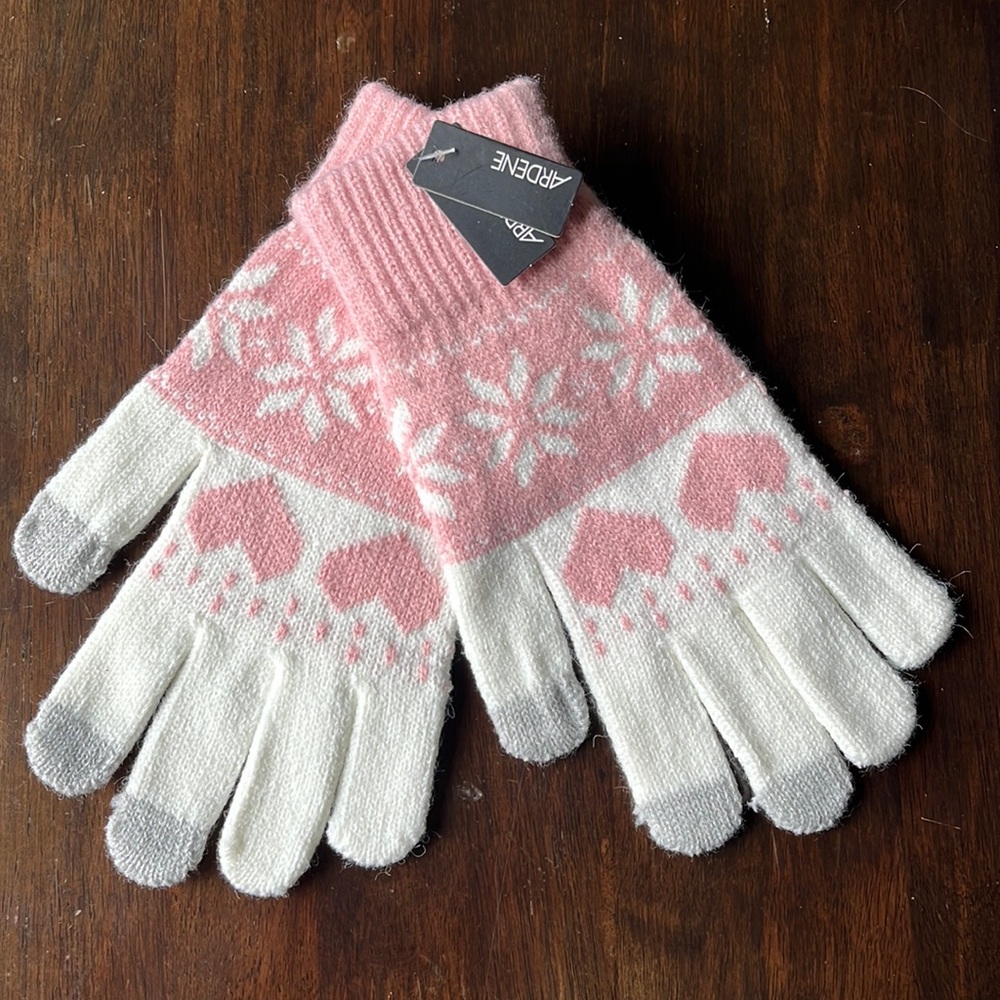 Nwt- heart gloves